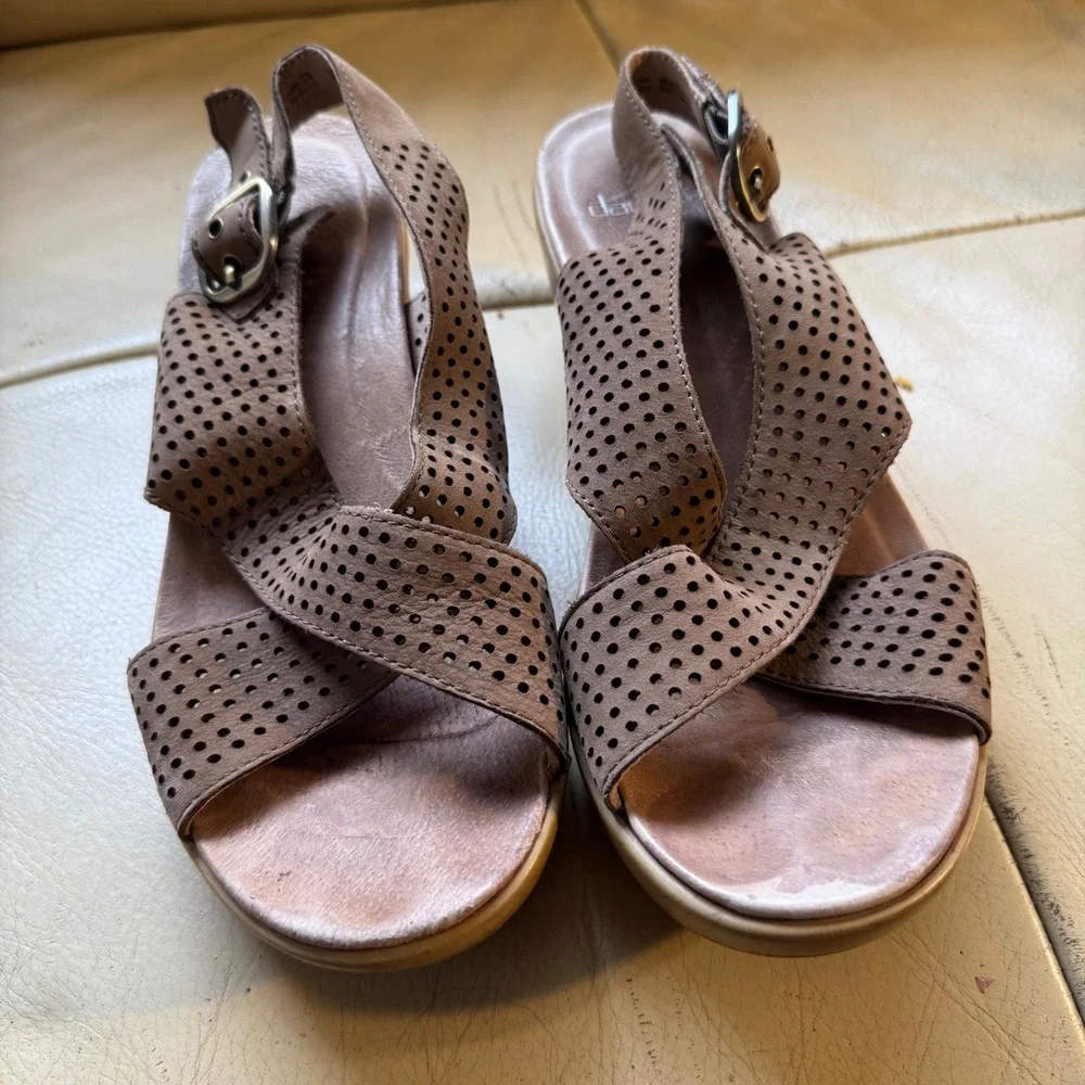 Dansko Tasha Taupe Perforated Leather Slingback Wedge Sandals Clogs‎ Womens 38